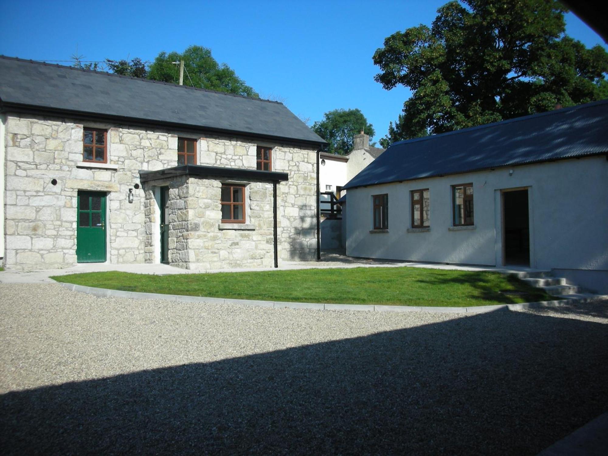 Green Adventure Ecohostel Clonmore 외부 사진